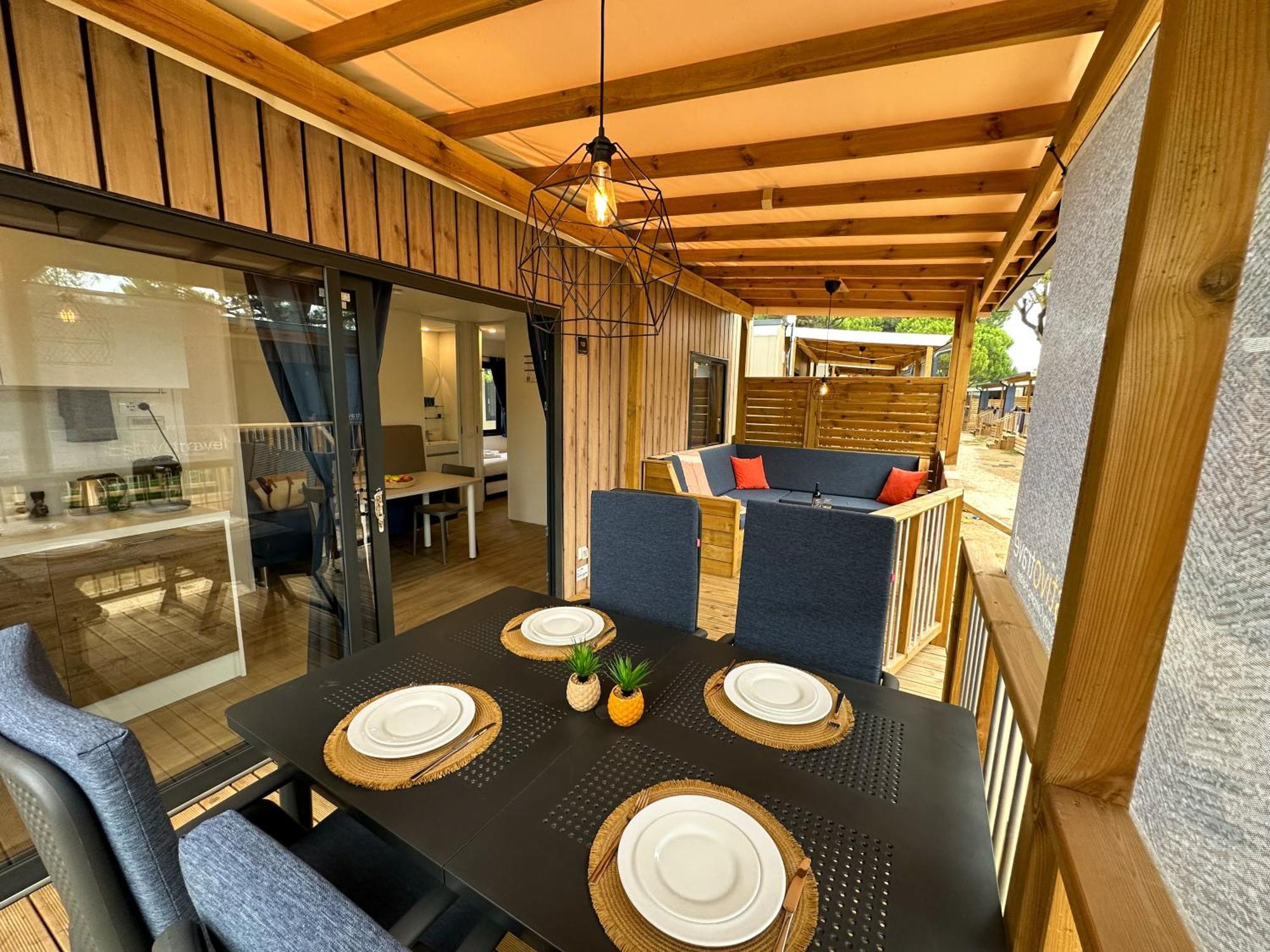 Estivo Premium Deluxe Mobile Homes On Camping Malibu Beach 리도 디 예솔로 외부 사진